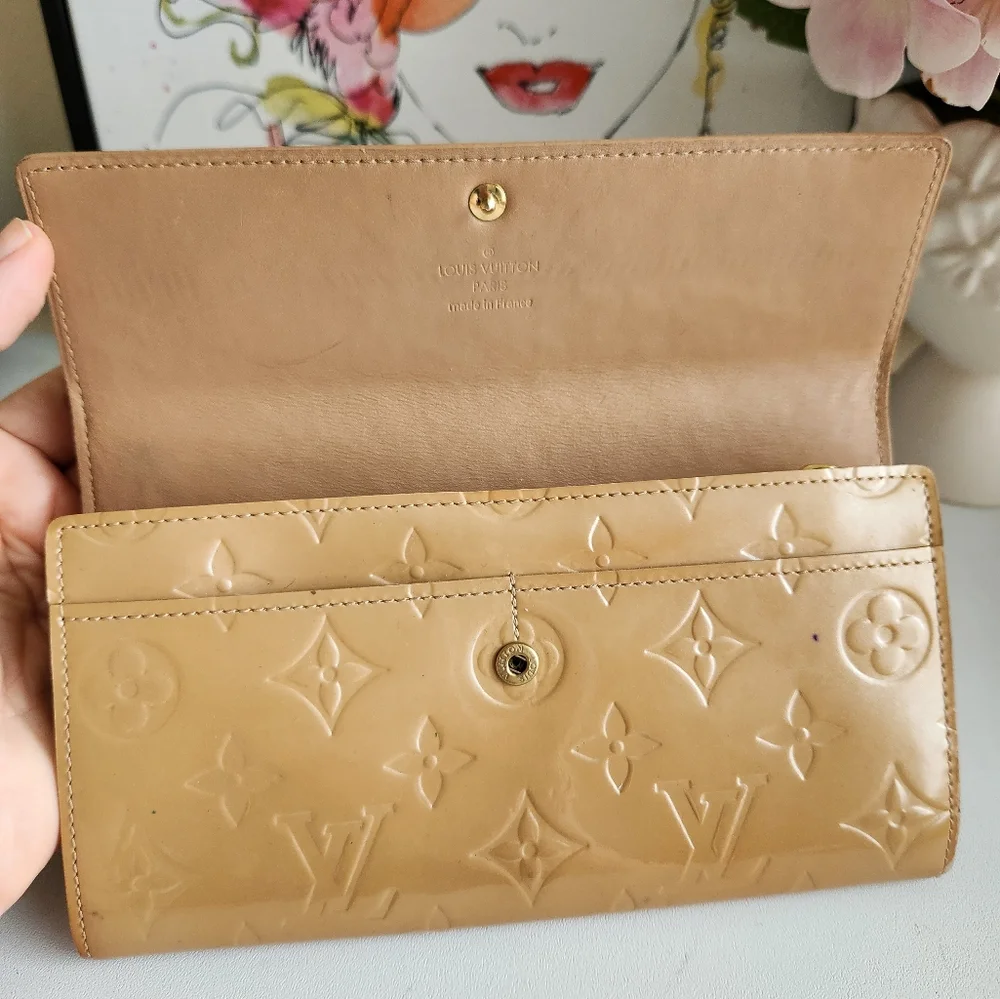 Louis Vuitton Tan Wallet- need one with the wristlet so used 1x 🙌includes LV bag - Picture 4 of 14